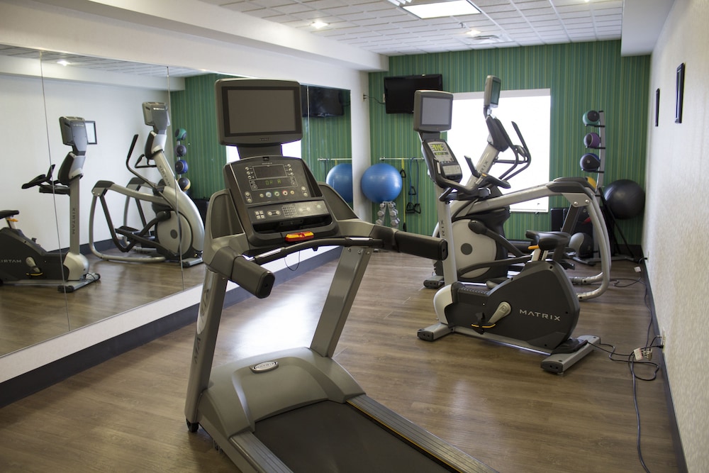 Holiday Inn Express Hotel And Suites Parkersburg Mineral Wells 27/42