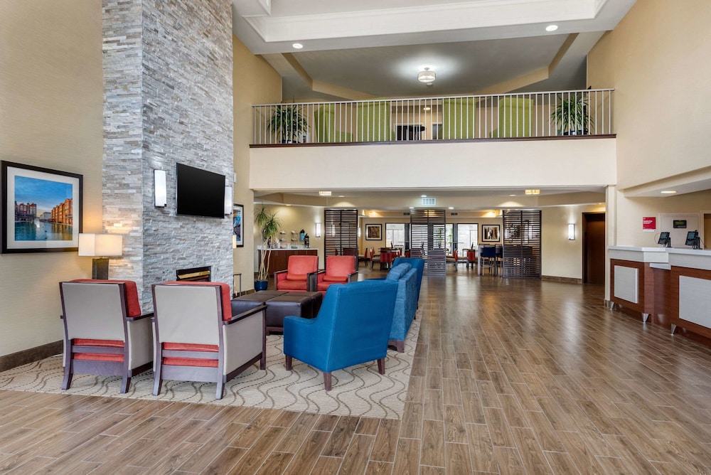 Comfort Suites Lafayette University Area 36/56