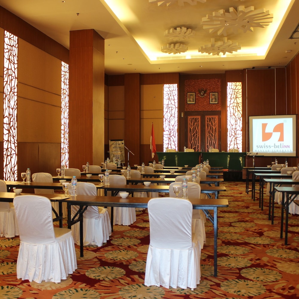 Swiss Belinn Manyar 57/75