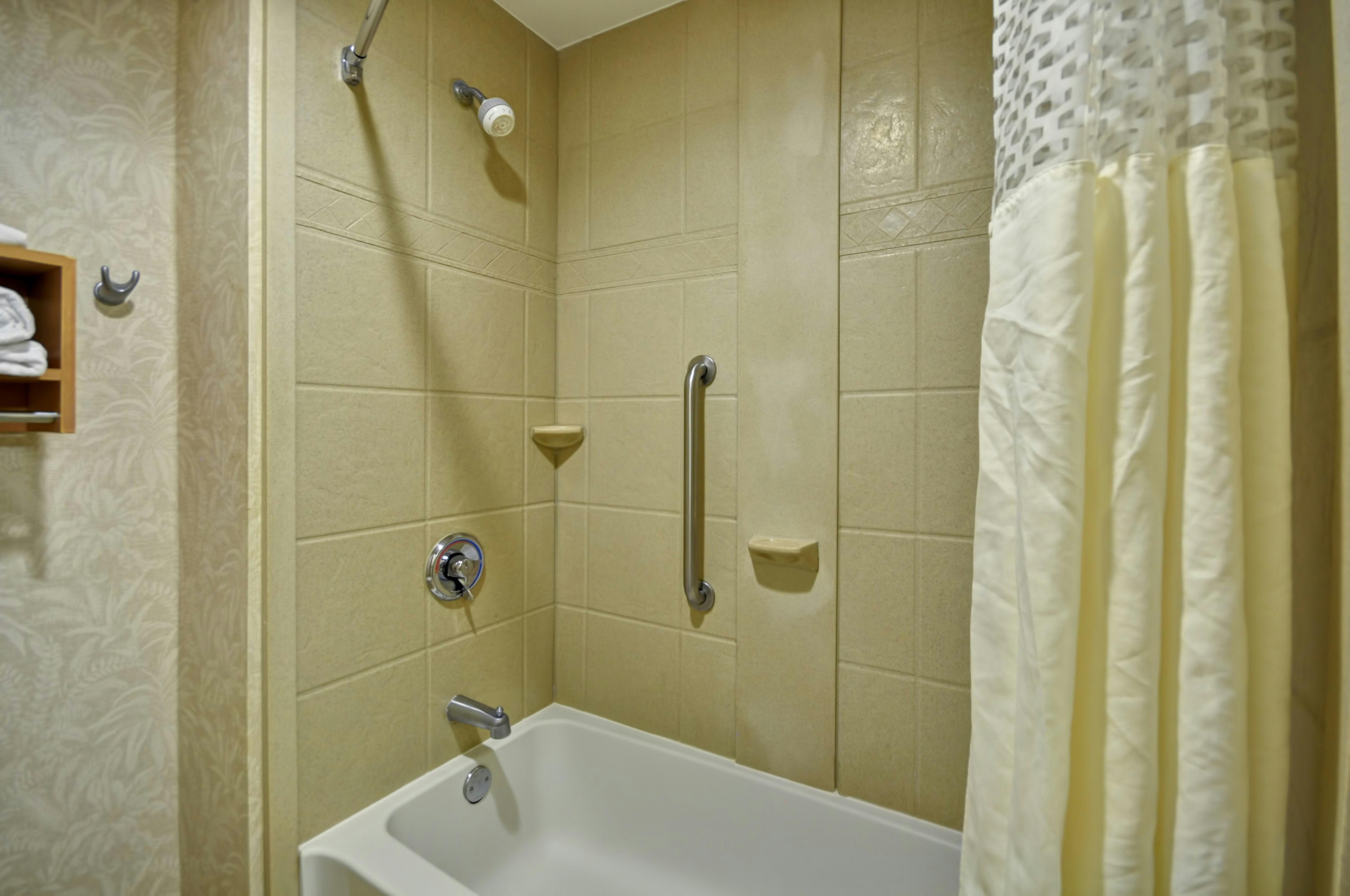 غرفة بسرير كينج، Hampton Inn Suites Charleston 4/4