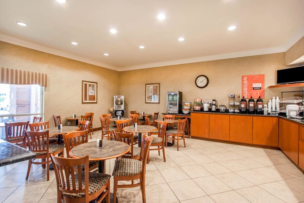 Quality Inn and Suites Germantown North 29/37