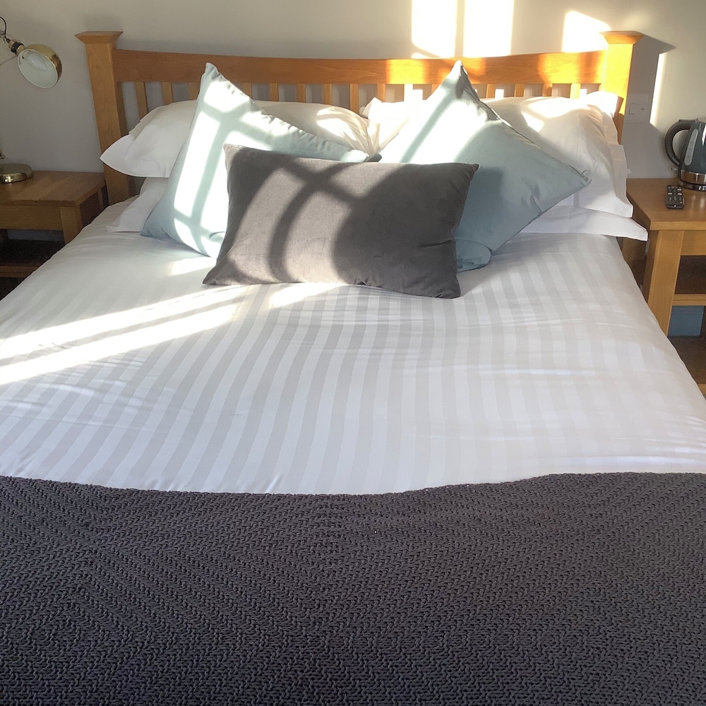 The Wharf House 33/43