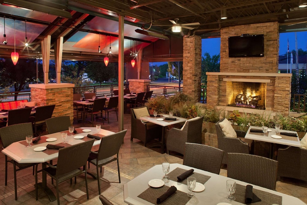 DoubleTree by Hilton Akron Fairlawn 38/50