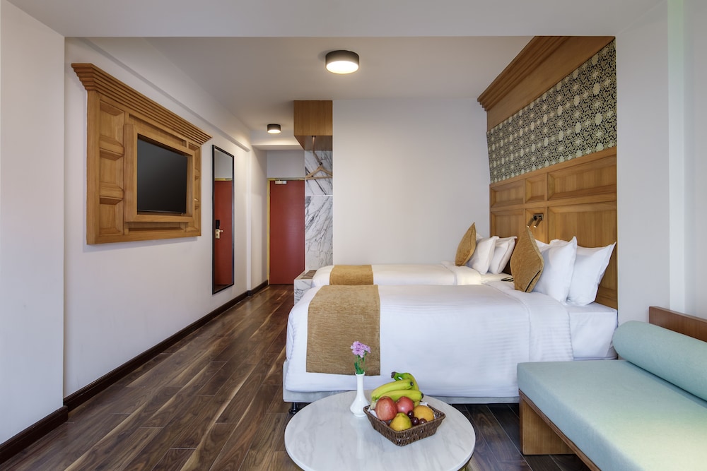 Hotel Tibet 12/43