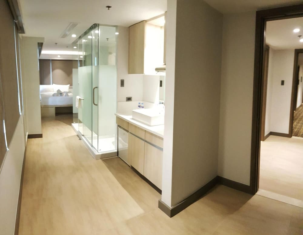 The Mini Suites - Eton Tower Makati 30/63