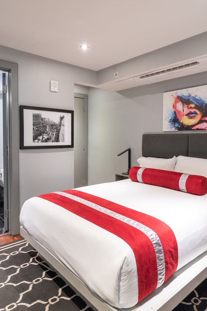 3 BEDROOMS, PREMIUM, SUITE, POOL ACCESS