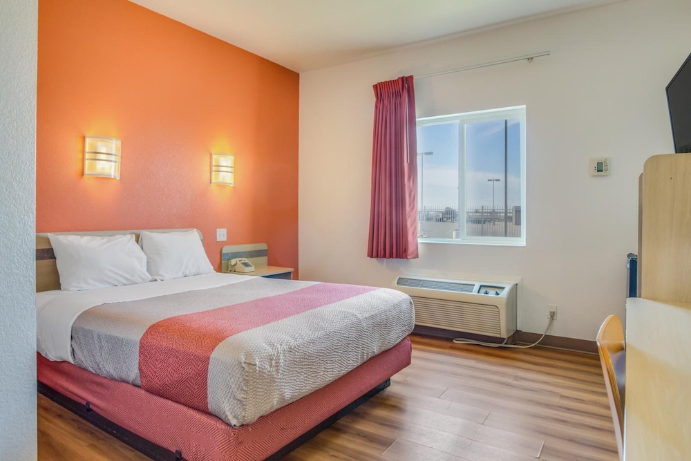 Room, Queen Bed