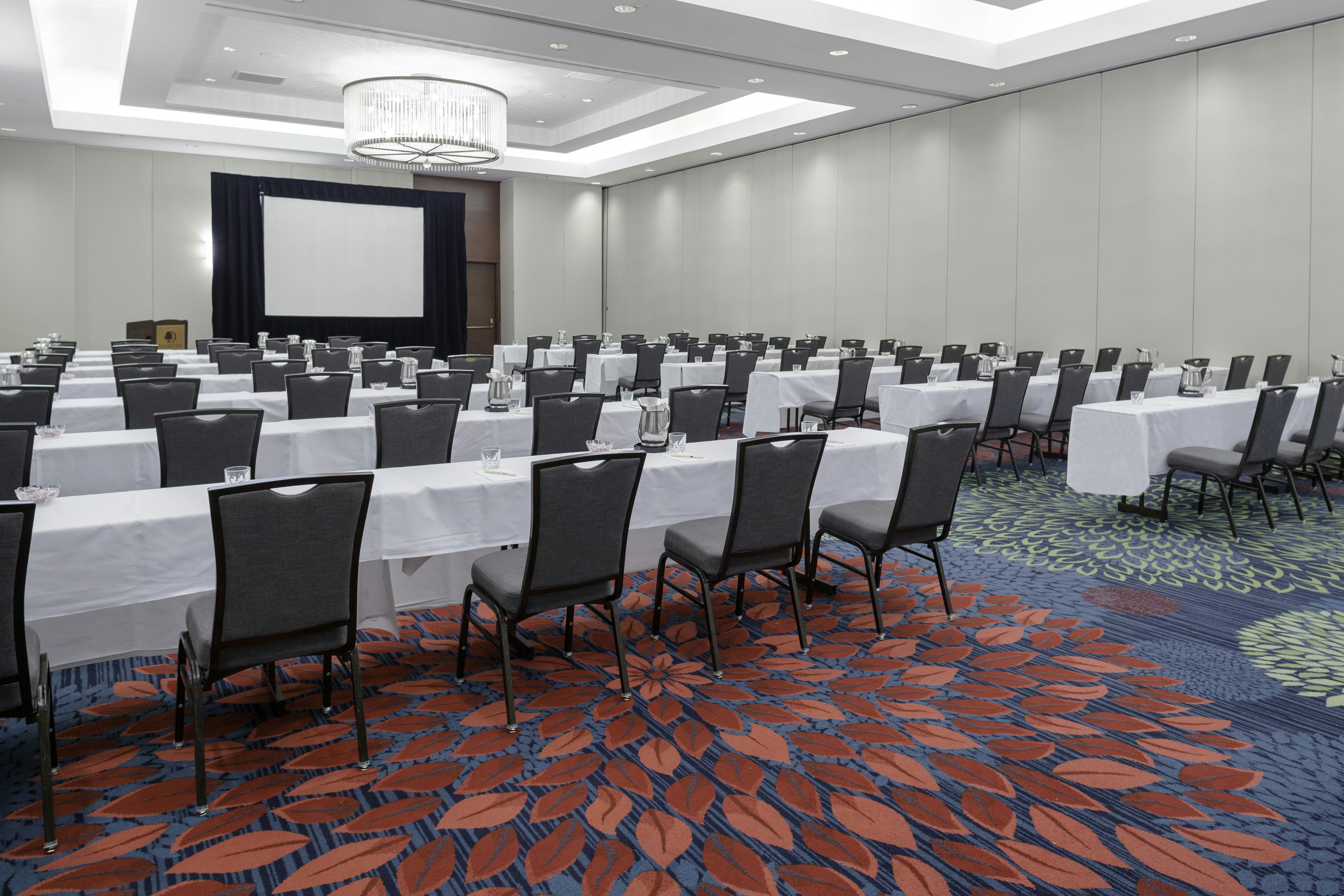 DoubleTree by Hilton Kansas City Overland Park 27/37