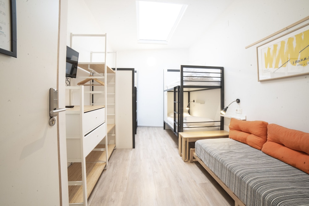 Koba Hostel 25/75