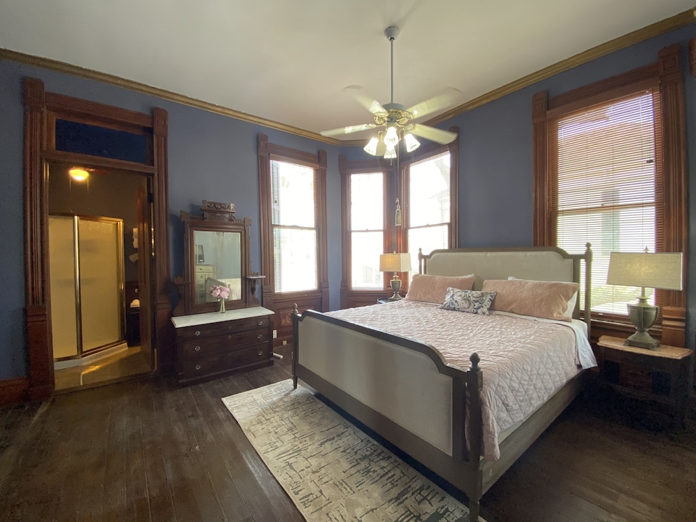 JASMINE, GARDEN, SUPERIOR, PRIVATE BATHROOM