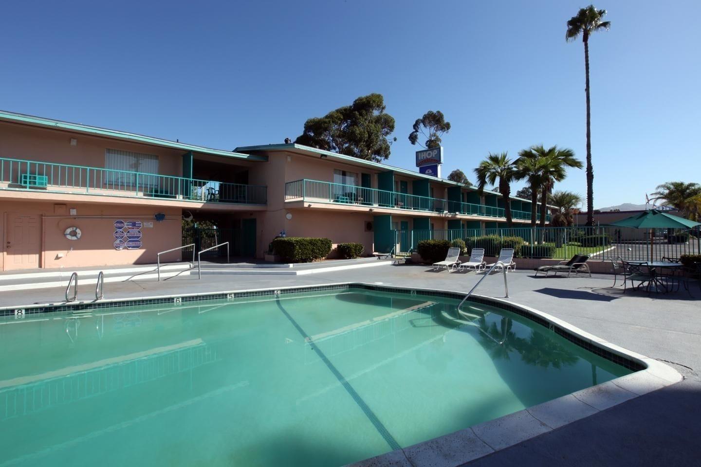 Americas Best Value Inn 16/22