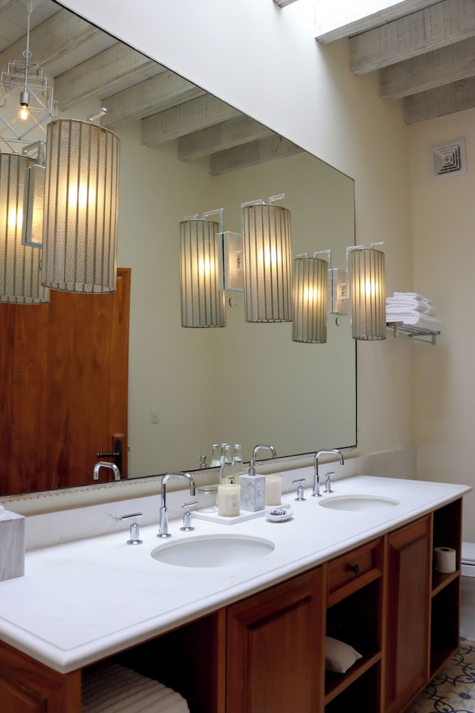 Hotel Casa Blanca 7 43/68