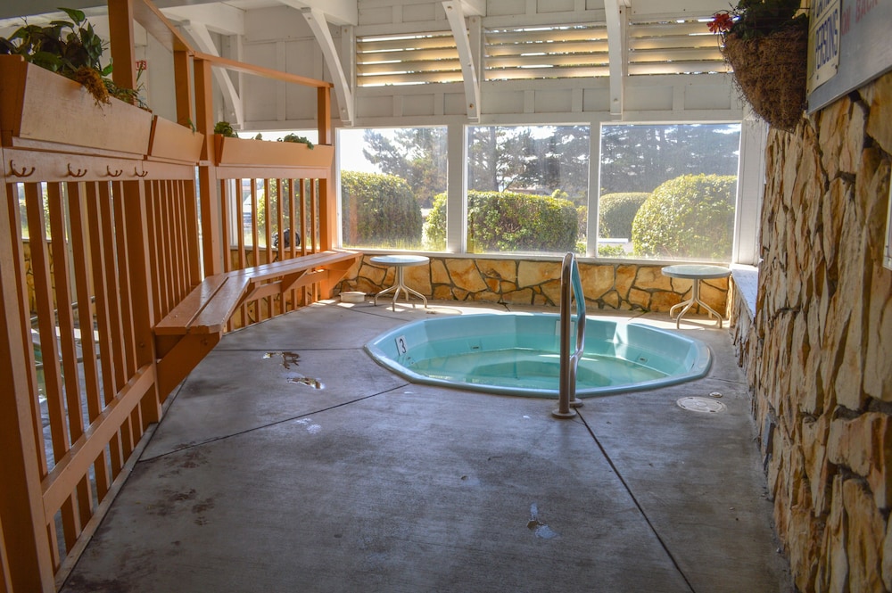 Silver Surf Motel 41/72