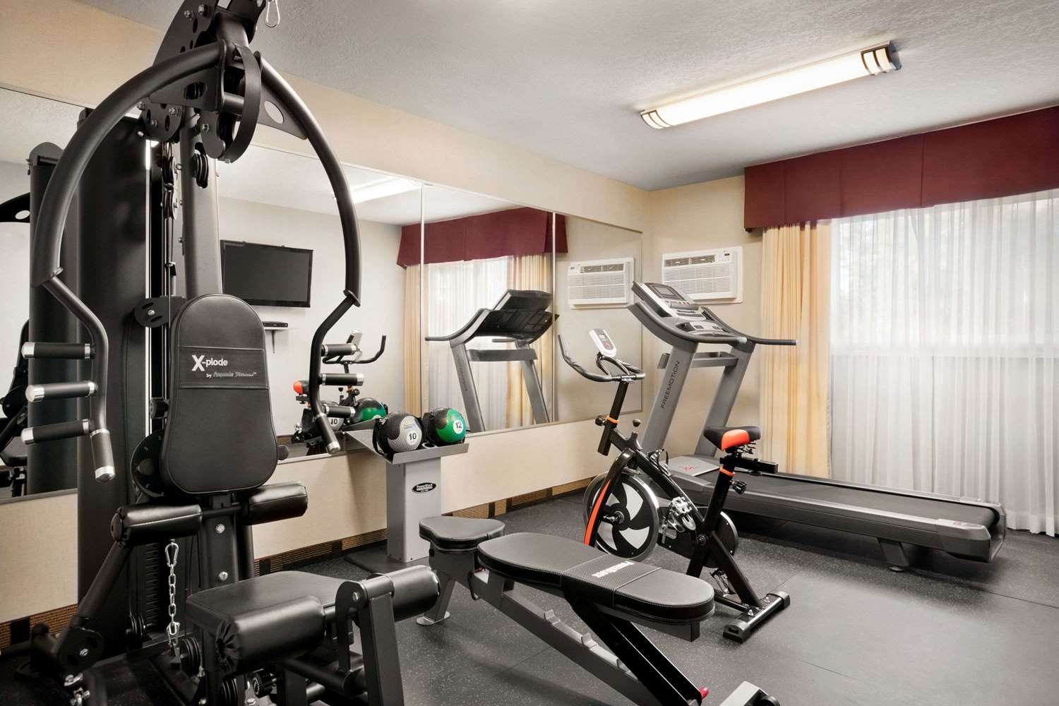 Days Inn by Wyndham Sylvan Lake 19/26