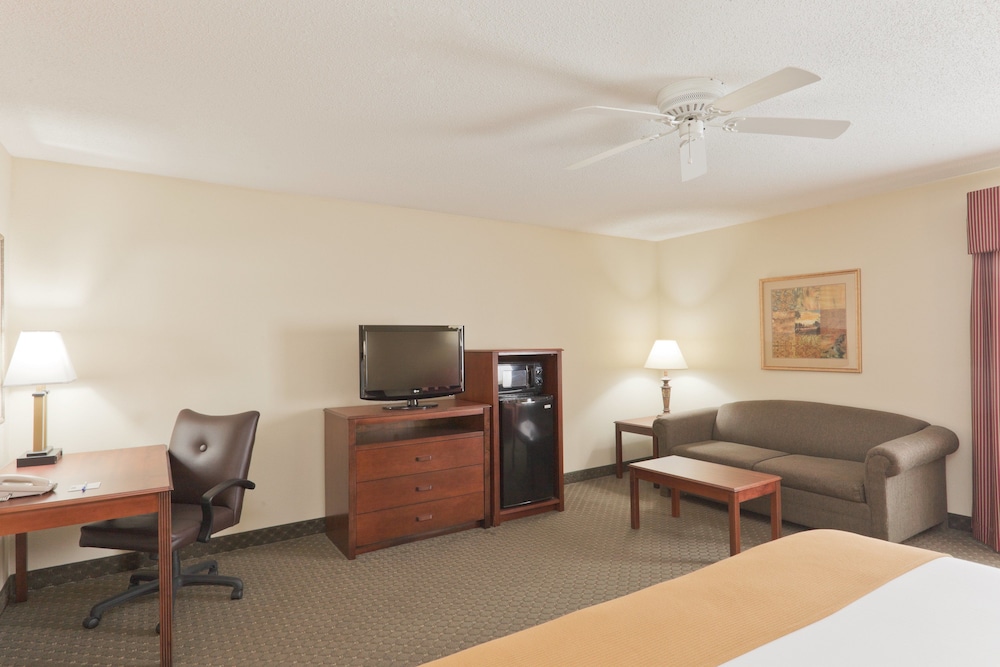 Holiday Inn Express Evansville - West 38/49