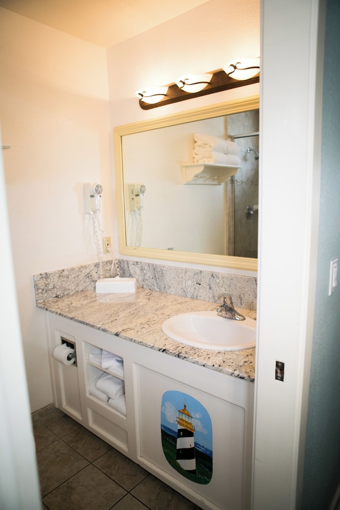 Sea Otter Inn 62/63