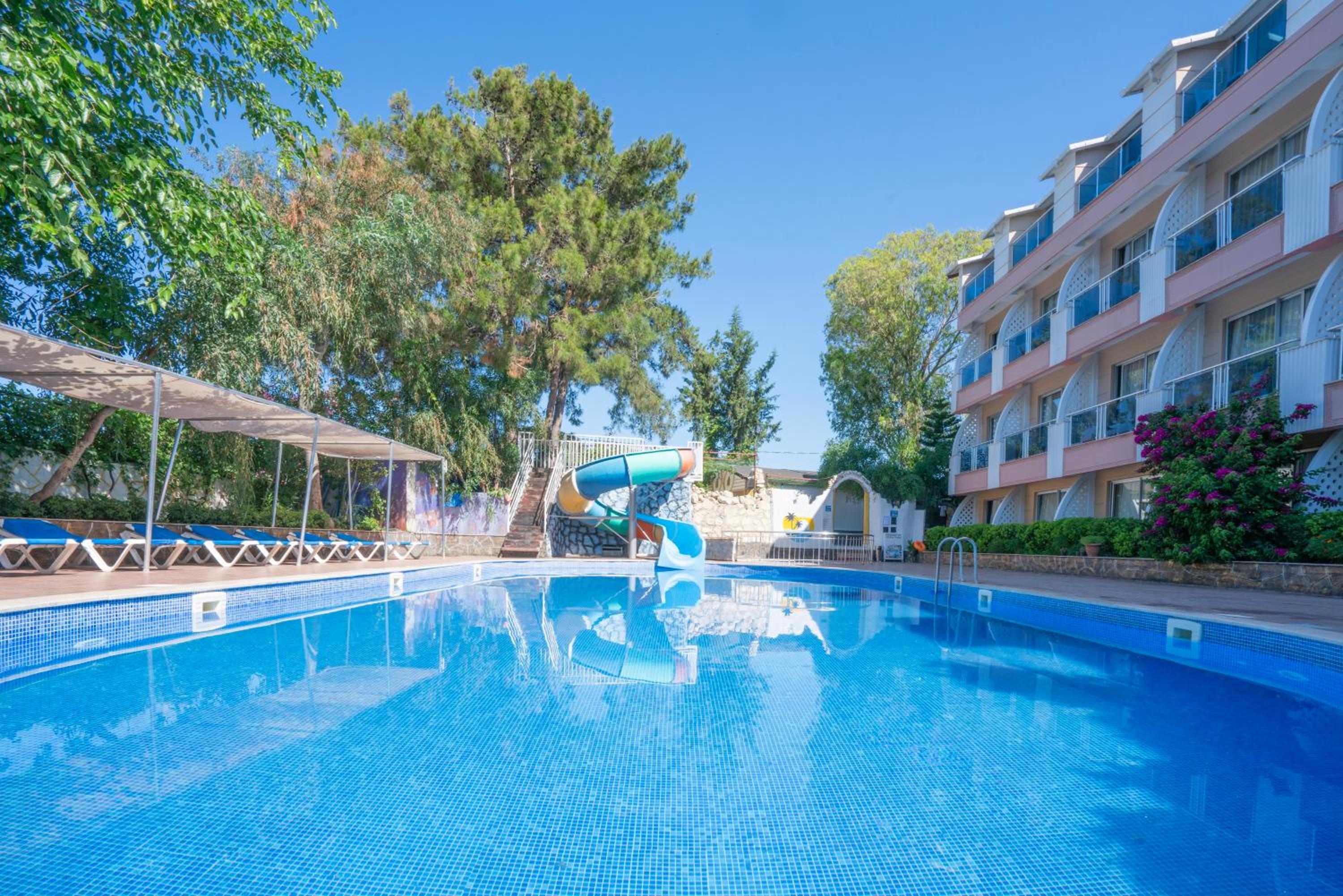 Aperion Beach Hotel 8/46
