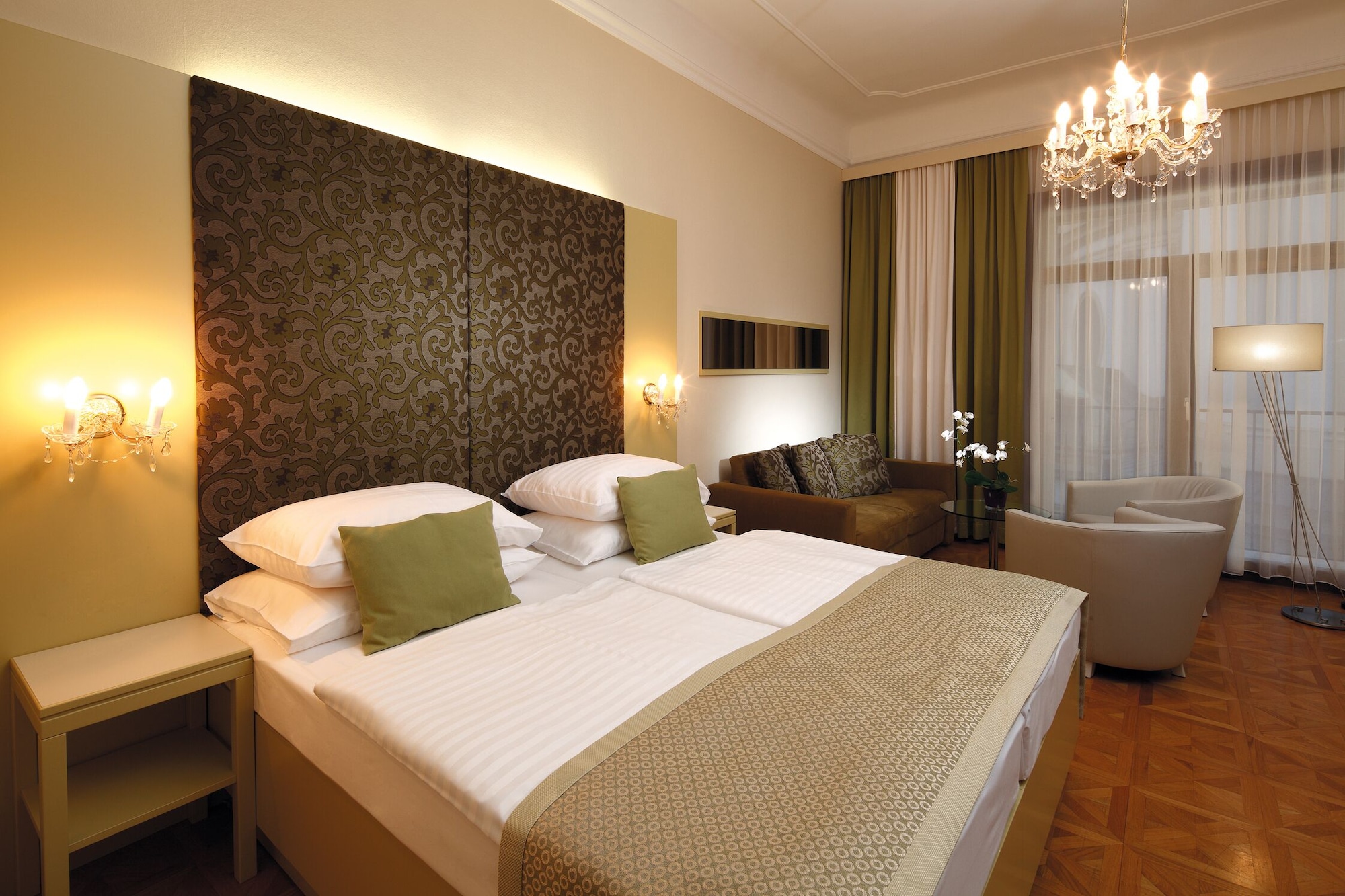 SUPERIOR, DOUBLE BED