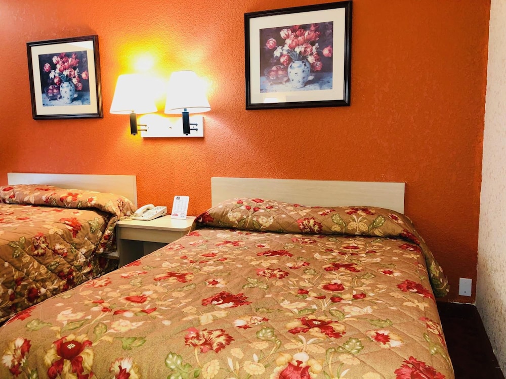 Americas Best Inns Moline 4/23