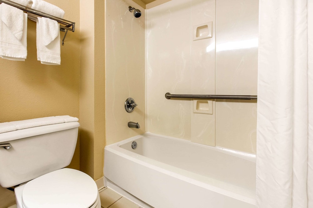 Quality Inn & Suites North Myrtle Beach 17/61