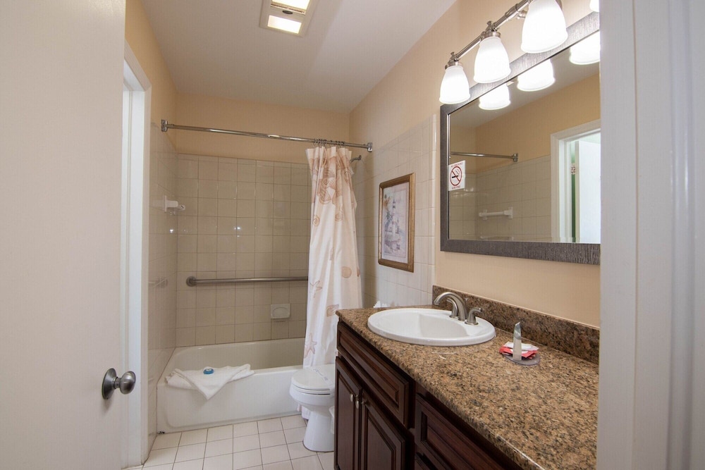 PALM BEACH WATERFRONT SUITES 65/67