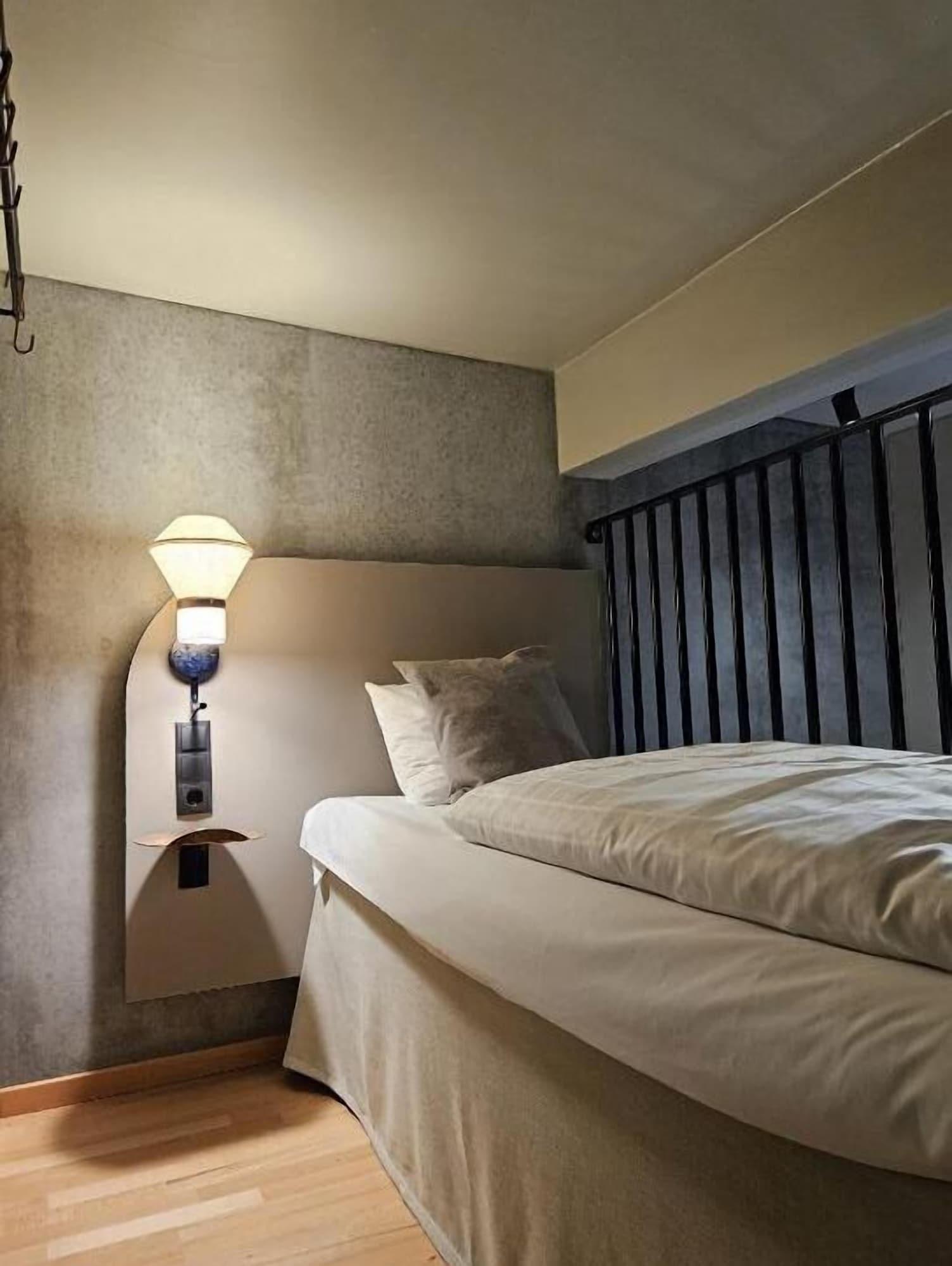 Plus, Superior, Multiple Beds