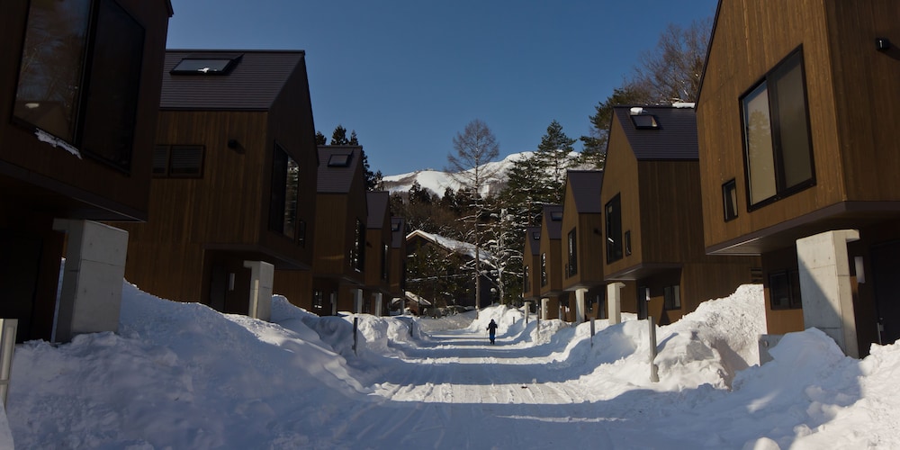 Gakuto Villas 26/28