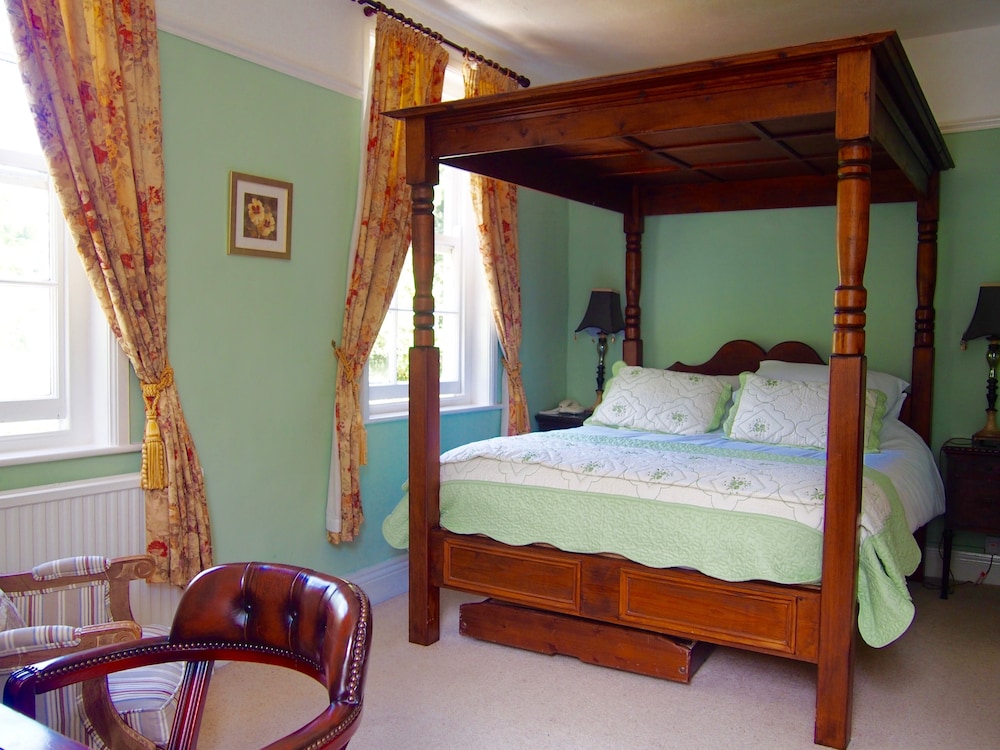 غرفة عائلية بسرير مزدوج، Wrangham House Hotel 2/3