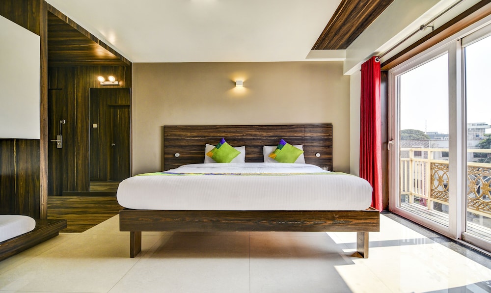 Treebo Shree Sai Suites 18/32