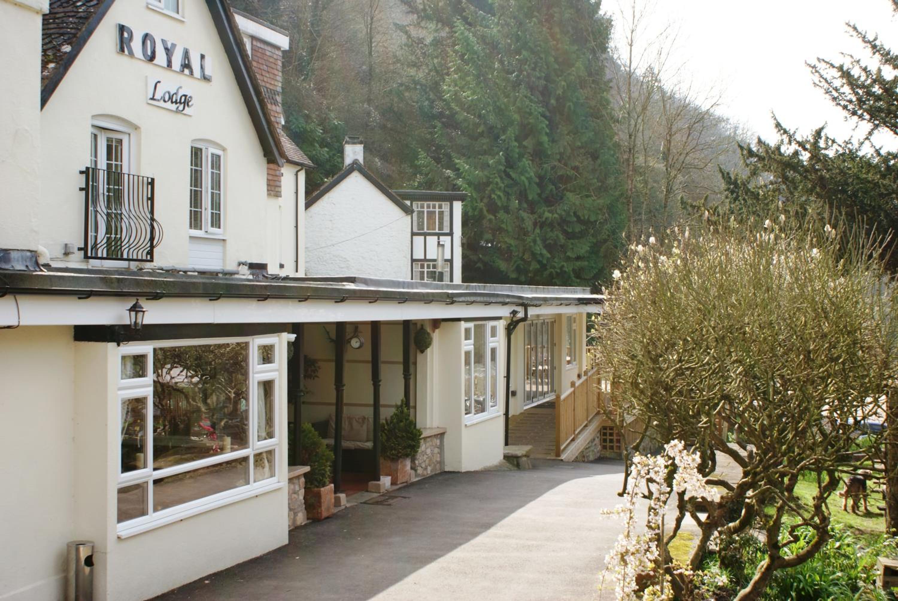 The Royal Lodge 1/53
