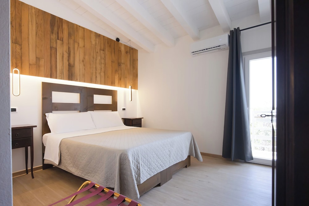 STANDARD, DOUBLE OR TWIN BED