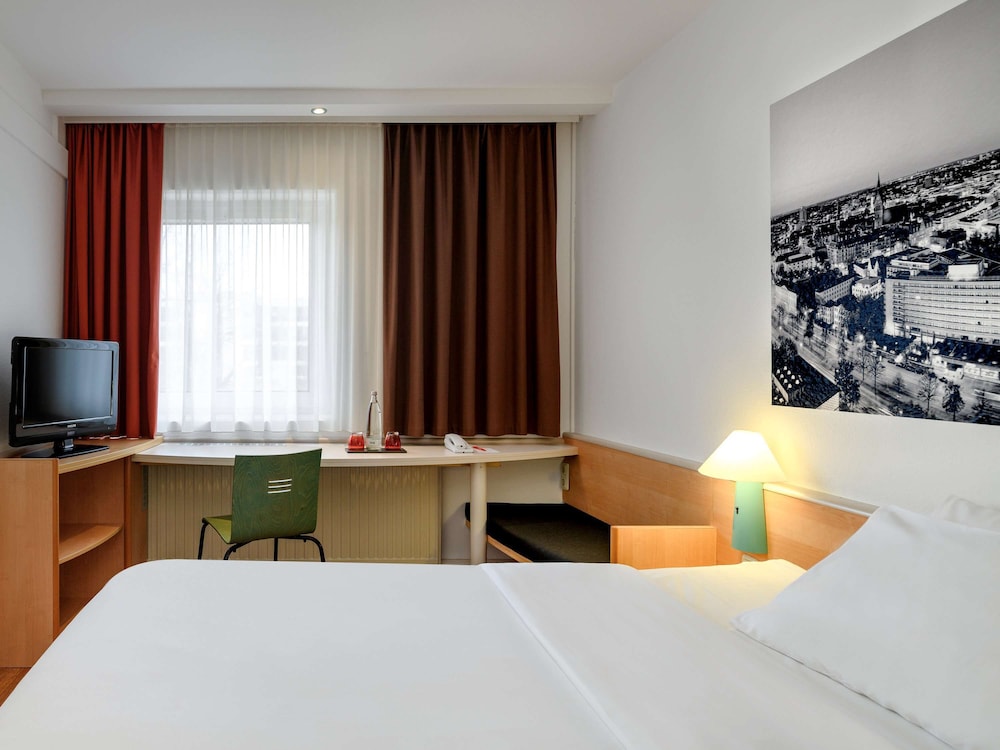 IBIS HANNOVER MEDICAL PARK 14/64