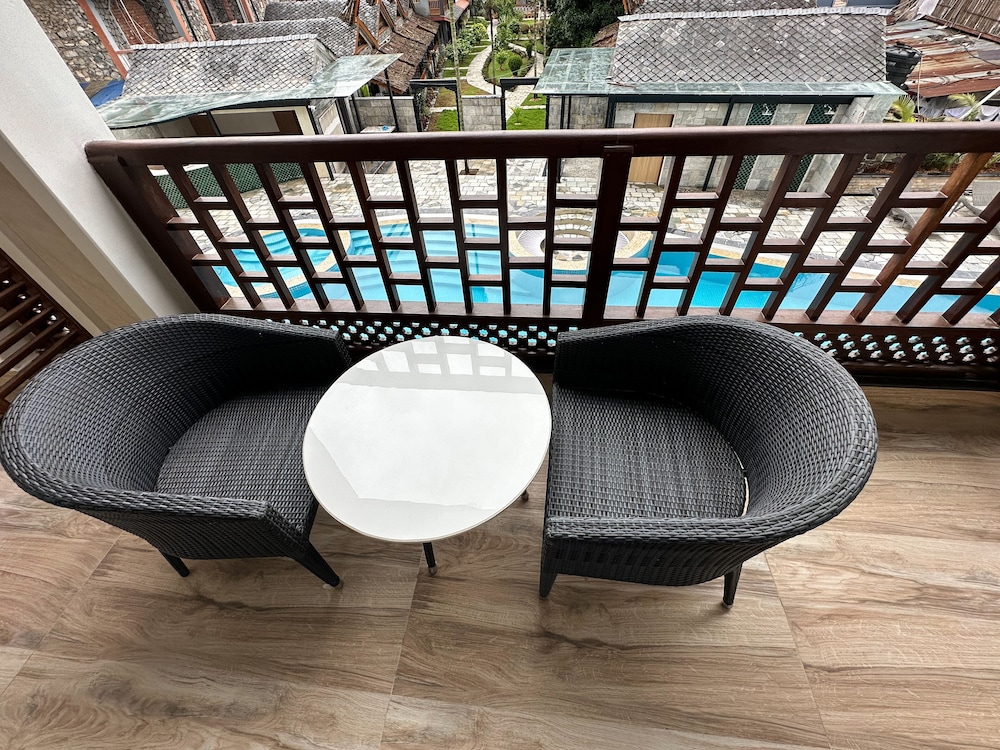 Lake View Resort 38/50