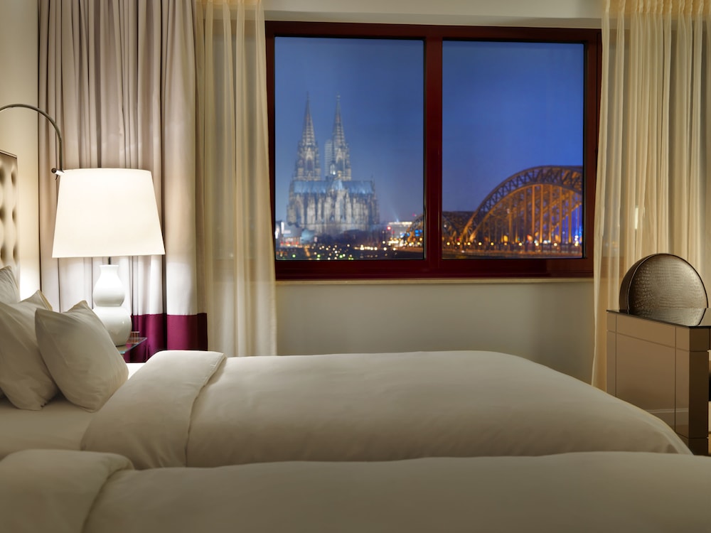 Hyatt Regency Cologne 9/72
