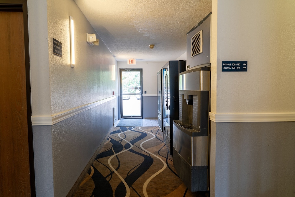 Coratel Inn & Suites by Jasper Hastings 27/50