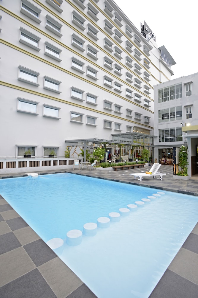 La Lisa Hotel Surabaya 45/58
