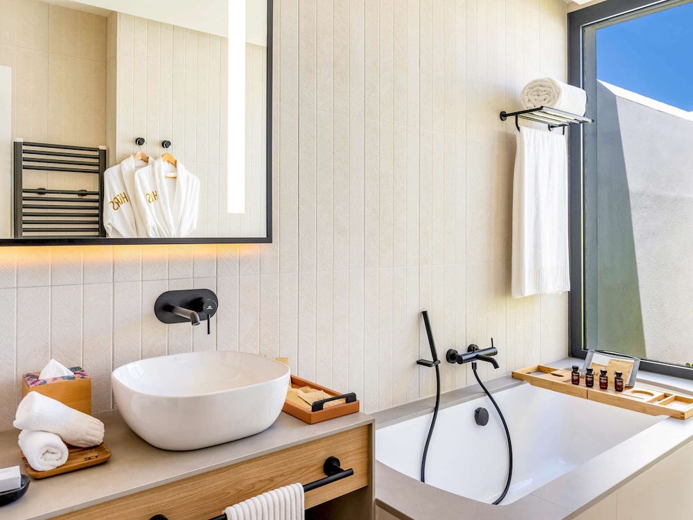 SO/Sotogrande Spa & Golf Resort Hotel 81/82