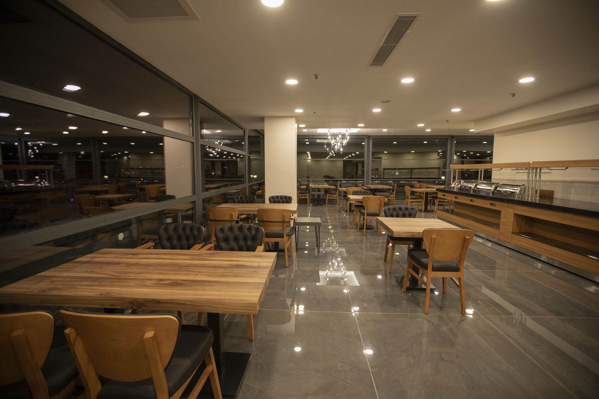 Divares Luxury Hotel 21/23