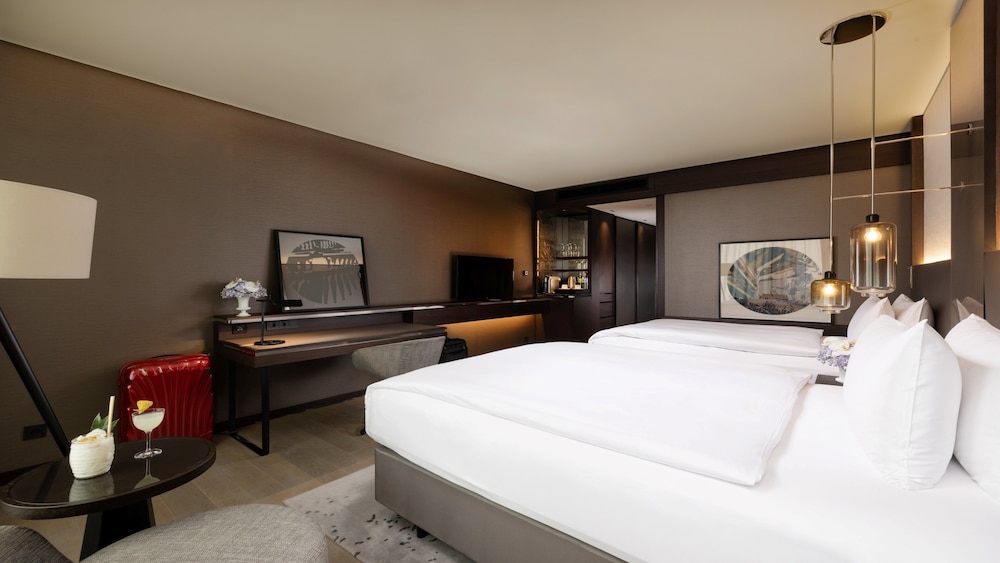 INTERCONTINENTAL LJUBLJANA 22/76
