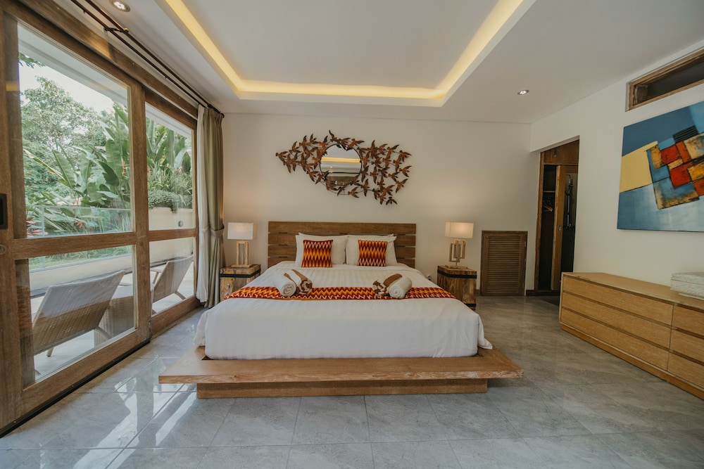 2 BEDROOMS, SUPERIOR, VILLA