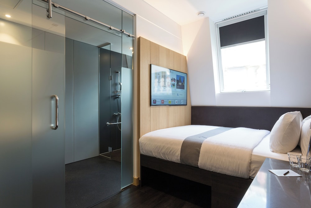 ROOM, QUEEN BED, ACCESSIBLE