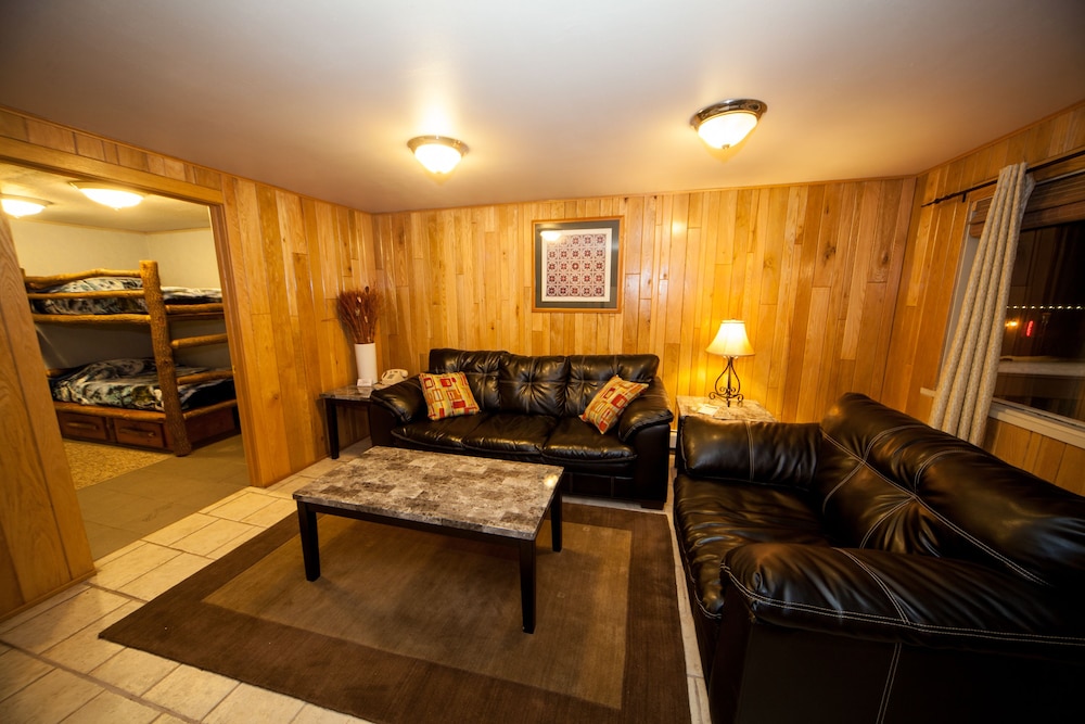 Log Cabin Lodge Suites 50/68