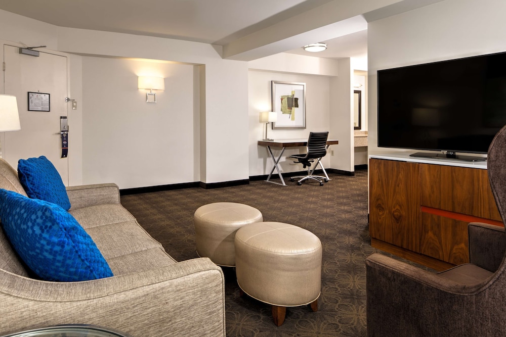 DoubleTree by Hilton Hotel & Suites Pittsburgh Downtown 58/81
