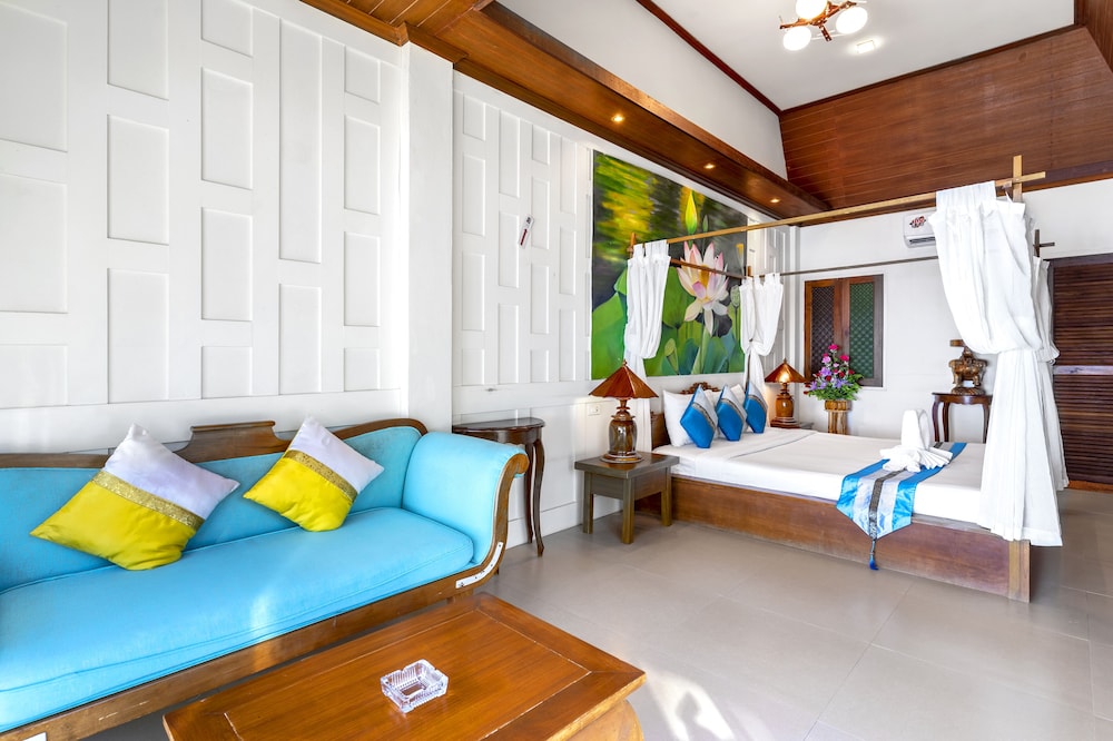 COCONUT BEACH RESORT 62/74