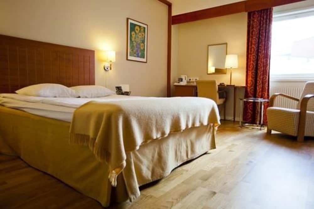 Profilhotels Nacka 16/34