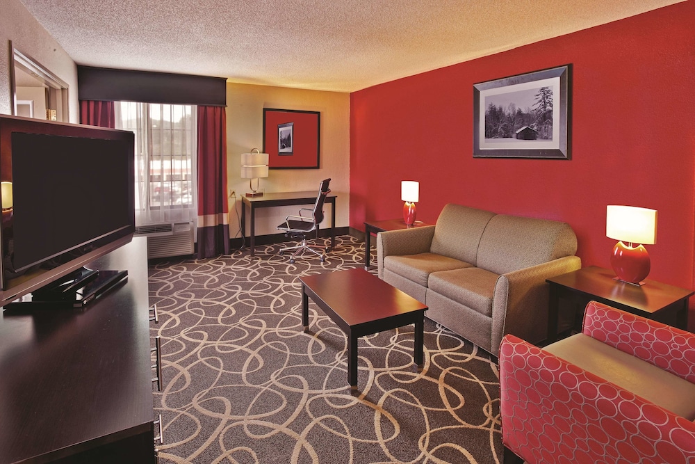 La Quinta Inn & Suites Summersville / New River National Park 29/47