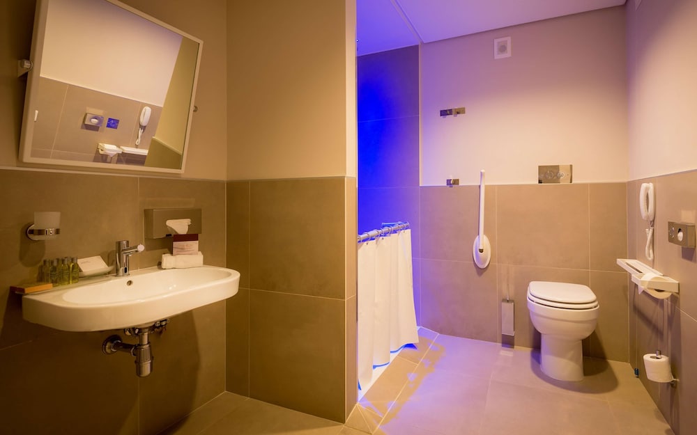 Doubletree By Hilton Hotel Yerevan City Centre 13/67