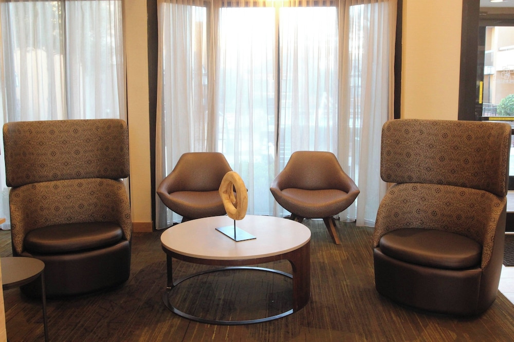 Courtyard by Marriott Atlanta Northlake 21/50