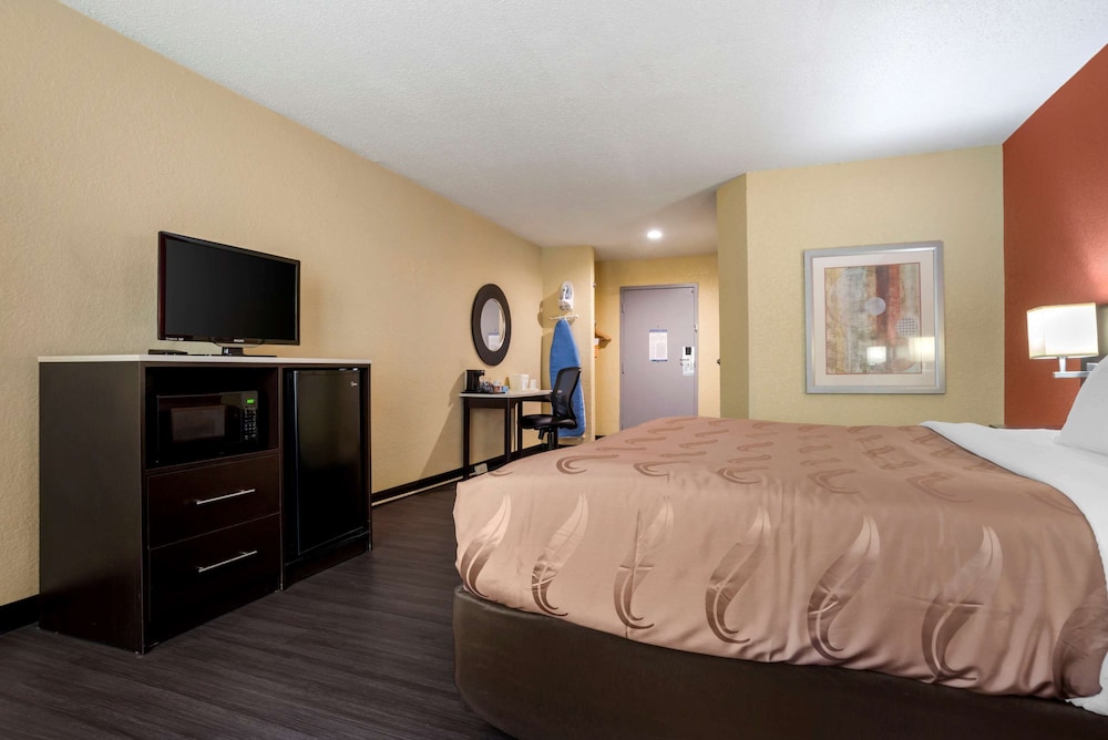 Standard, King Bed, Quality Inn Phenix City Columbus 3/9