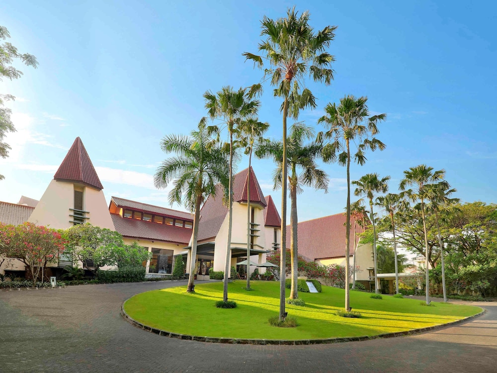 Grand Tropic Suites Hotel Surabaya 28/29